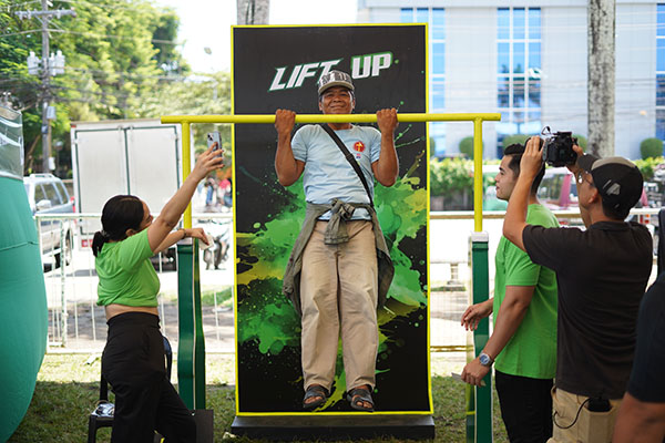 Bacolod Goes Lift Mode: Coca-Cola PH Introduces New Beverage Lift With Epic Unveiling