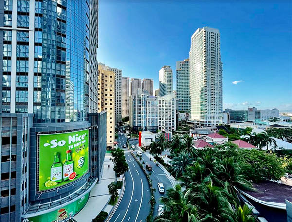 Megaworld Gifts Olympic Gold Medalist Hidilyn Diaz With A P14-M Condo Unit In Eastwood City