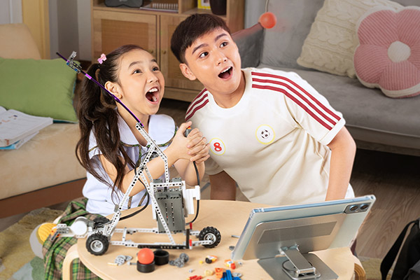 Stay Connected 24/7 With PLDT Home's First-Ever Hybrid Modem