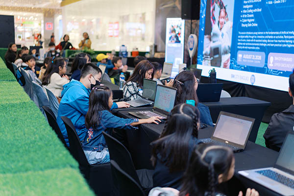 SM City Baguio Shares The Love Of Learning Through AI, Connecting Generations In The Digital Age