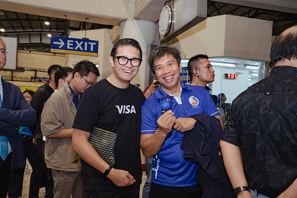 Visa Powers Tap-To-Pay On MRT-3 for 350,000+ Daily Commuters With DOTr, GCash