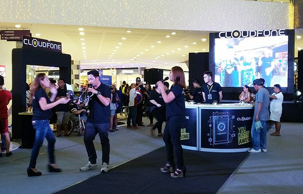 Cloudfone Heads To SM City Bacolod For The You Deserve Awesome Roadshow