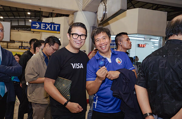 Visa Powers Tap-To-Pay On MRT-3 for 350,000+ Daily Commuters With DOTr, GCash