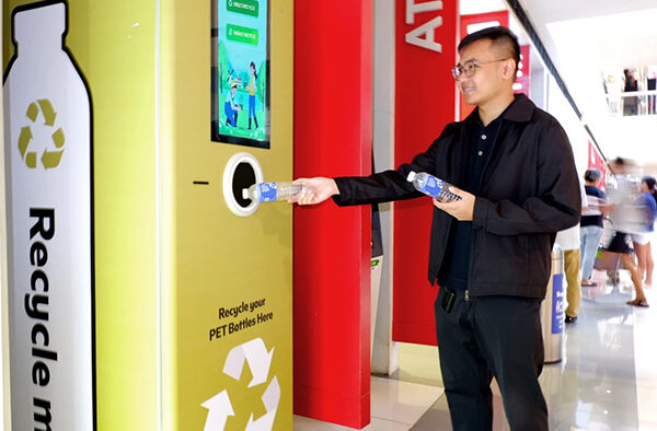Feed Your Empty PET Bottles Into SM's New Green Recycling Machines